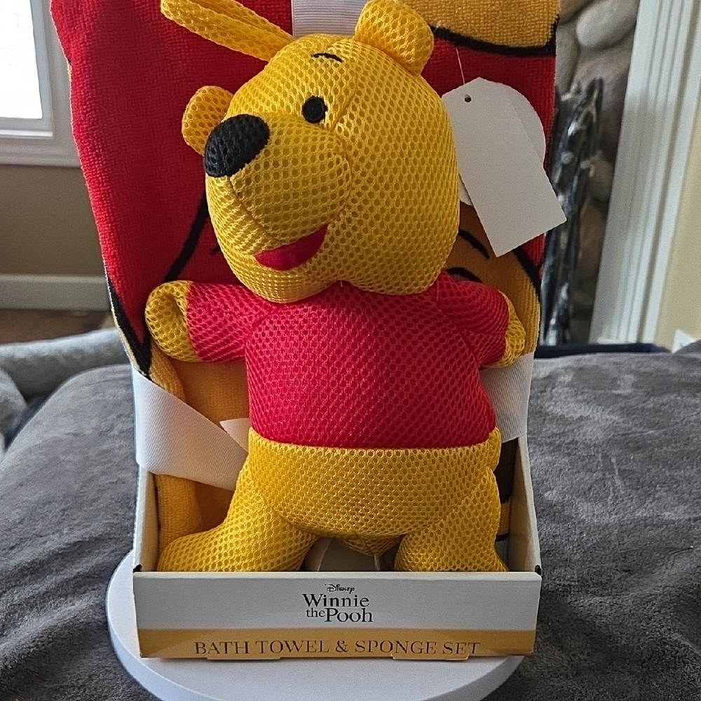 Disney Winnie the Pooh Bath Towel & Sponge Set - Red and Yellow